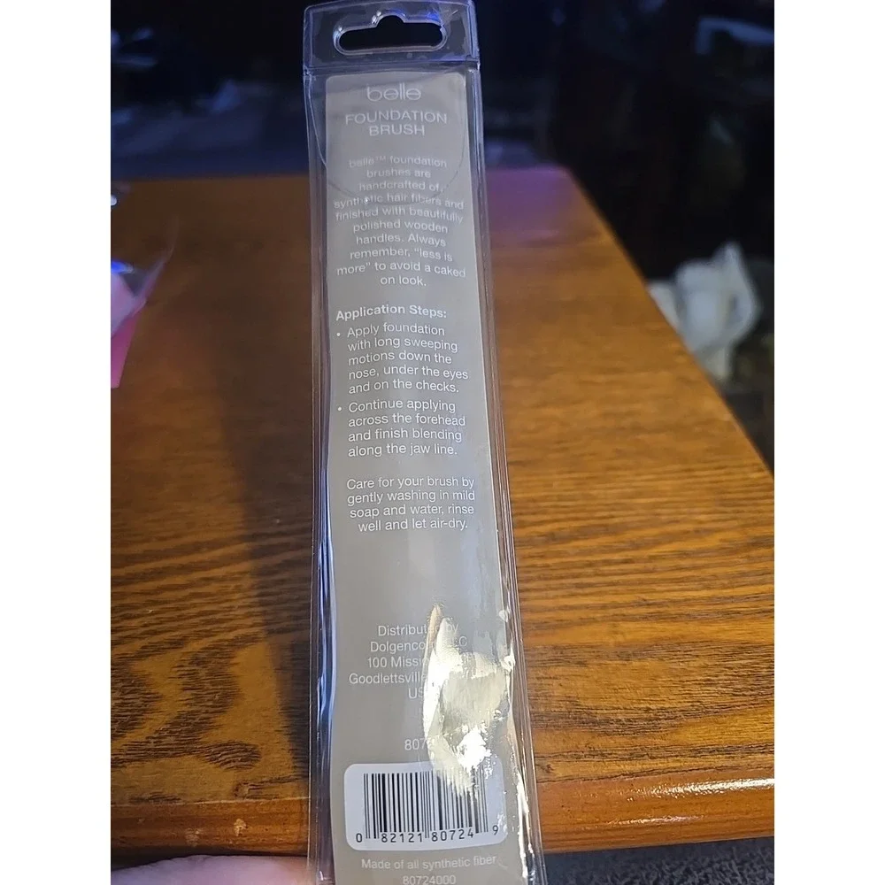 NEW Belle‎ FOUNDATION BRUSH